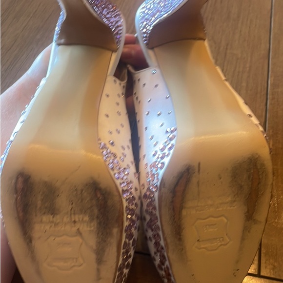 Custom made Stuart Weitzman Swarovski heels. Won’t find a pair like it - Picture 4 of 4
